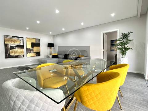 Apartamento T1 com piscina em fase de construção- Peares/Quelfes