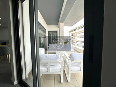 Apartamento T1 com piscina em fase de construção- Peares/Quelfes