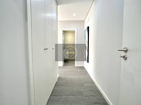 Apartamento T1 com piscina em fase de construção- Peares/Quelfes