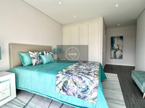 Apartamento T1 com piscina em fase de construção- Peares/Quelfes