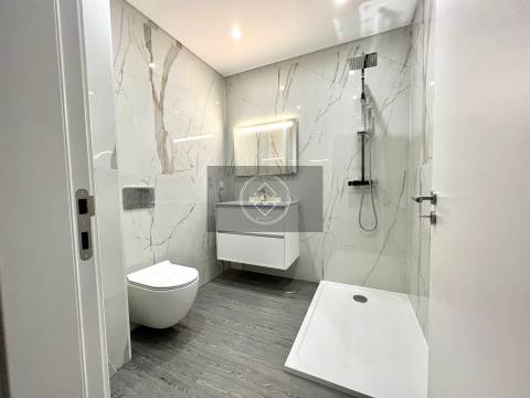 Apartamento T1 com piscina em fase de construção- Peares/Quelfes