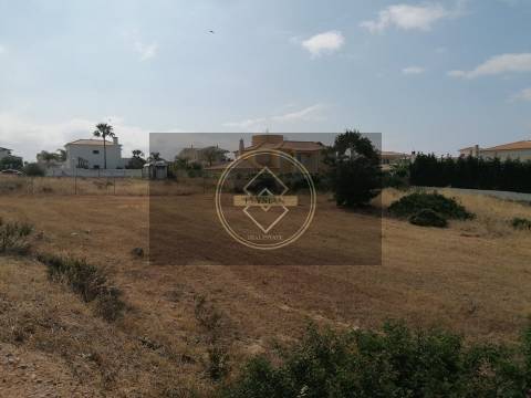 Terreno urbano de 1000 m2 em S. Rafael - Albufeira