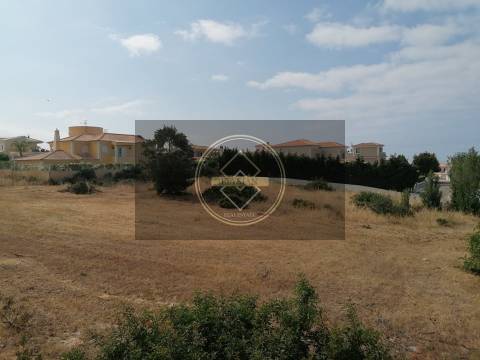 Terreno urbano de 1000 m2 em S. Rafael - Albufeira