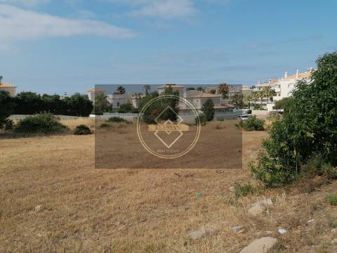 Terreno urbano de 1000 m2 em S. Rafael - Albufeira