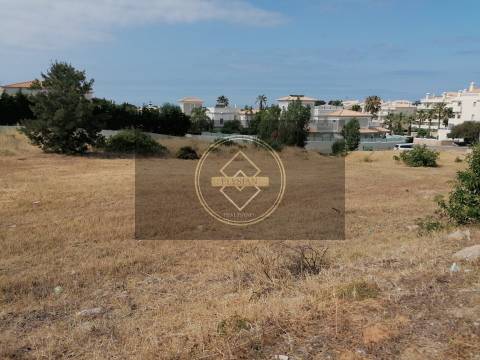 Terreno urbano de 1000 m2 em S. Rafael - Albufeira