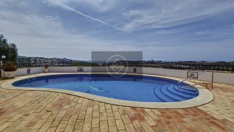 Moradia T6 com piscina em Albufeira