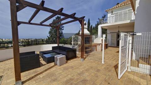 Moradia T6 com piscina em Albufeira