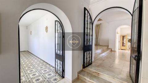 Moradia T6 com piscina em Albufeira