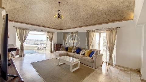 Moradia T6 com piscina em Albufeira