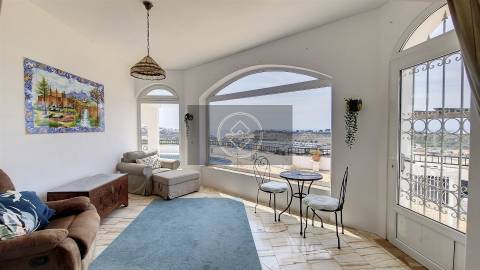 Moradia T6 com piscina em Albufeira