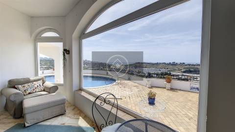 Moradia T6 com piscina em Albufeira