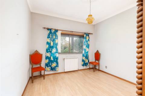 Moradia T3 com vinha em Fragosela - Viseu