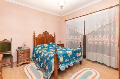 Moradia T3 com vinha em Fragosela - Viseu