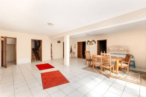 Moradia T3 com vinha em Fragosela - Viseu