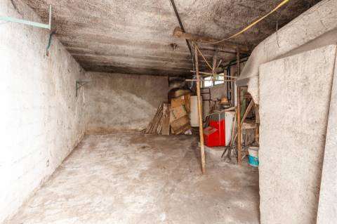 Moradia T3 com vinha em Fragosela - Viseu