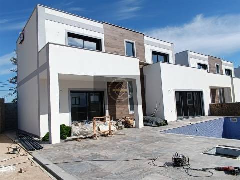 Moradia T3 com piscina privativa - Albufeira