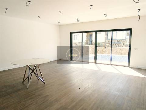 Moradia T3 com piscina privativa - Albufeira