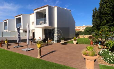 Moradia T3+1 com piscina - Albufeira