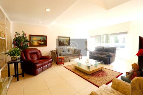 Moradia T3+1 com piscina - Albufeira