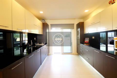 Moradia T3+1 com piscina - Albufeira