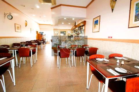Restaurante com esplanada para venda em Albufeira
