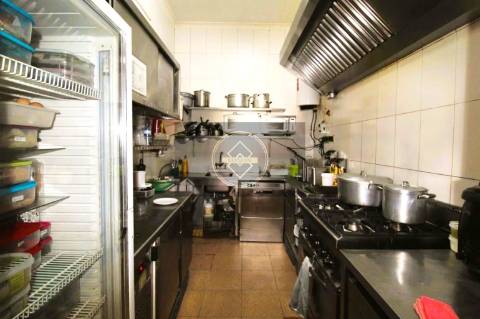 Restaurante com esplanada para venda em Albufeira