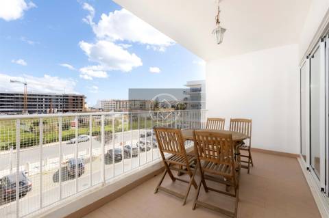 Apartamento T3 renovado com garagem - Lagos