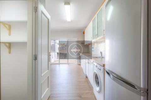 Apartamento T3 renovado com garagem - Lagos