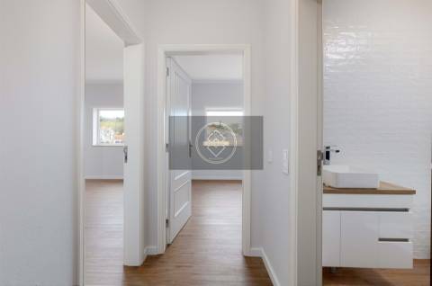 Apartamento T3 renovado com garagem - Lagos