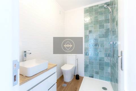 Apartamento T3 renovado com garagem - Lagos