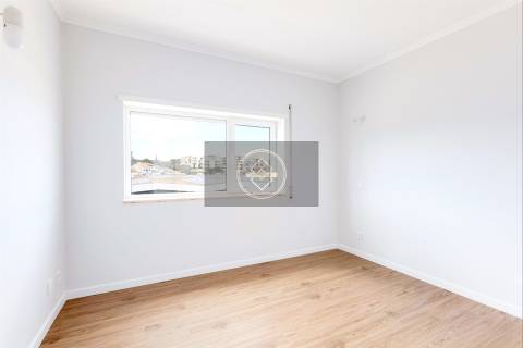 Apartamento T3 renovado com garagem - Lagos