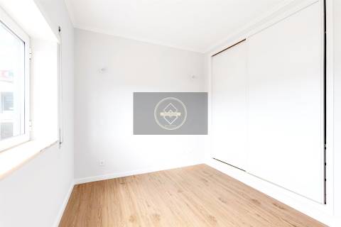 Apartamento T3 renovado com garagem - Lagos