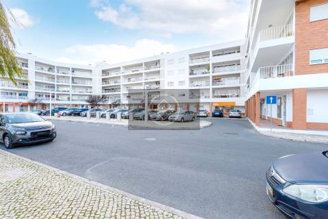 Apartamento T3 renovado com garagem - Lagos