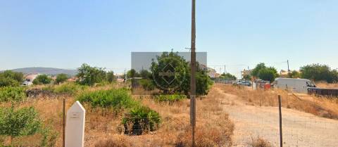 Terreno Urbano com 2600m2- Almancil