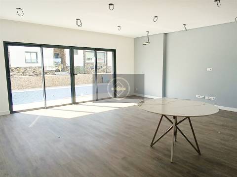 Moradia T3 com piscina privativa - Albufeira