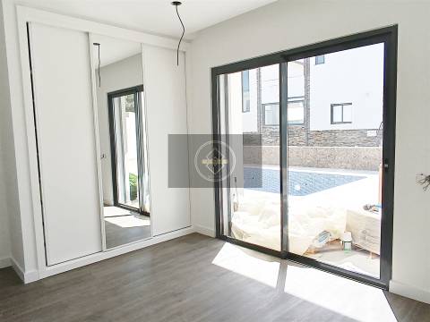 Moradia T3 com piscina privativa - Albufeira