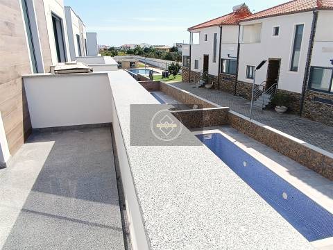 Moradia T3 com piscina privativa - Albufeira