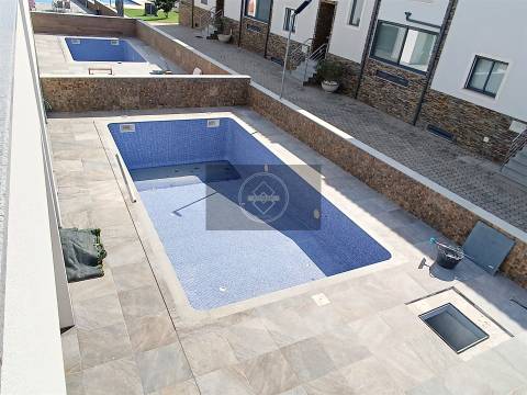 Moradia T3 com piscina privativa - Albufeira