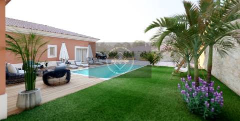 Excelente Moradia T4 com piscina - Pêra