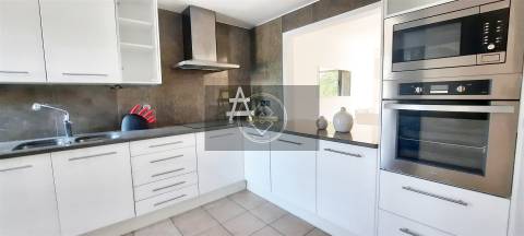 Moradia T3 com piscina e vista mar- Albufeira