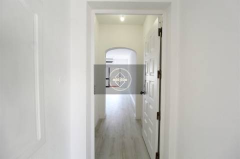 Apartamento T2 renovado com garagem - Albufeira