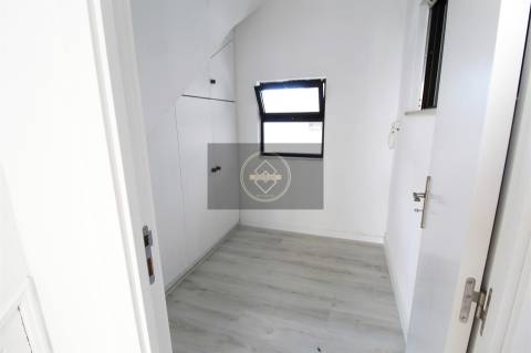 Apartamento T2 renovado com garagem - Albufeira