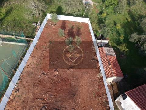 Terreno urbano para construção de 3 Moradias - Benafim -Loulé