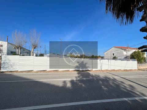 Terreno urbano para construção de 3 Moradias - Benafim -Loulé