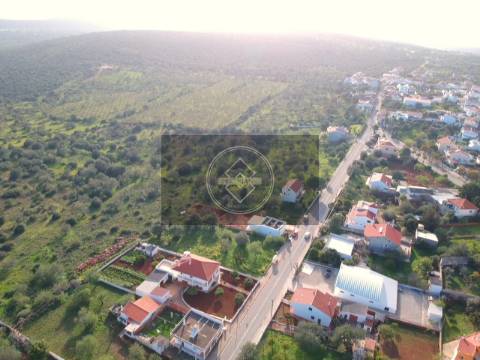 Terreno urbano para construção de 3 Moradias - Benafim -Loulé