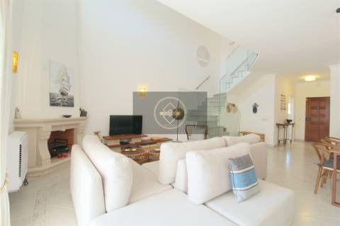 Moradia T3 com piscina -  Galé - Albufeira