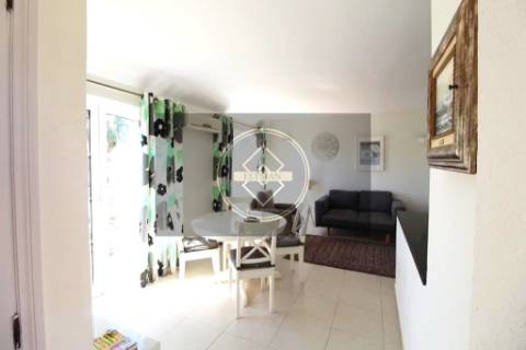 Apartamento T2 com piscina - Vilamoura