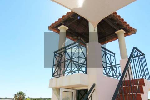 Apartamento T2 com piscina - Vilamoura