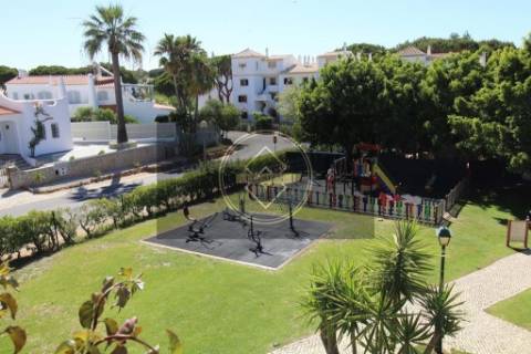 Apartamento T2 com piscina - Vilamoura