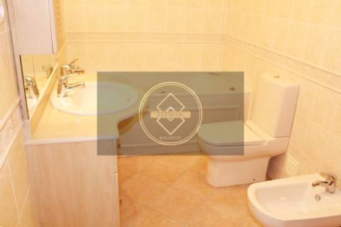 Moradia em banda T2+2 com garagem- Albufeira